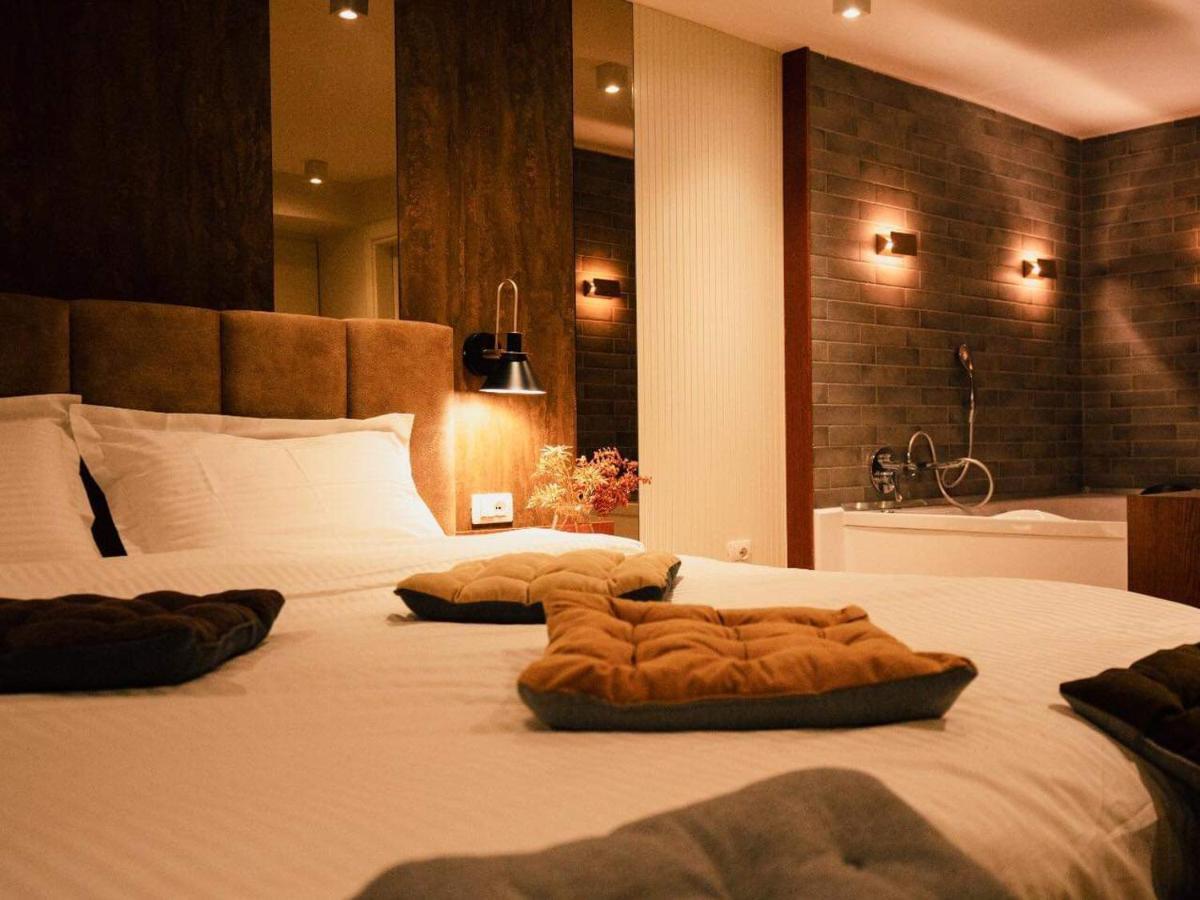 Hotel Romeo Корча Екстериор снимка