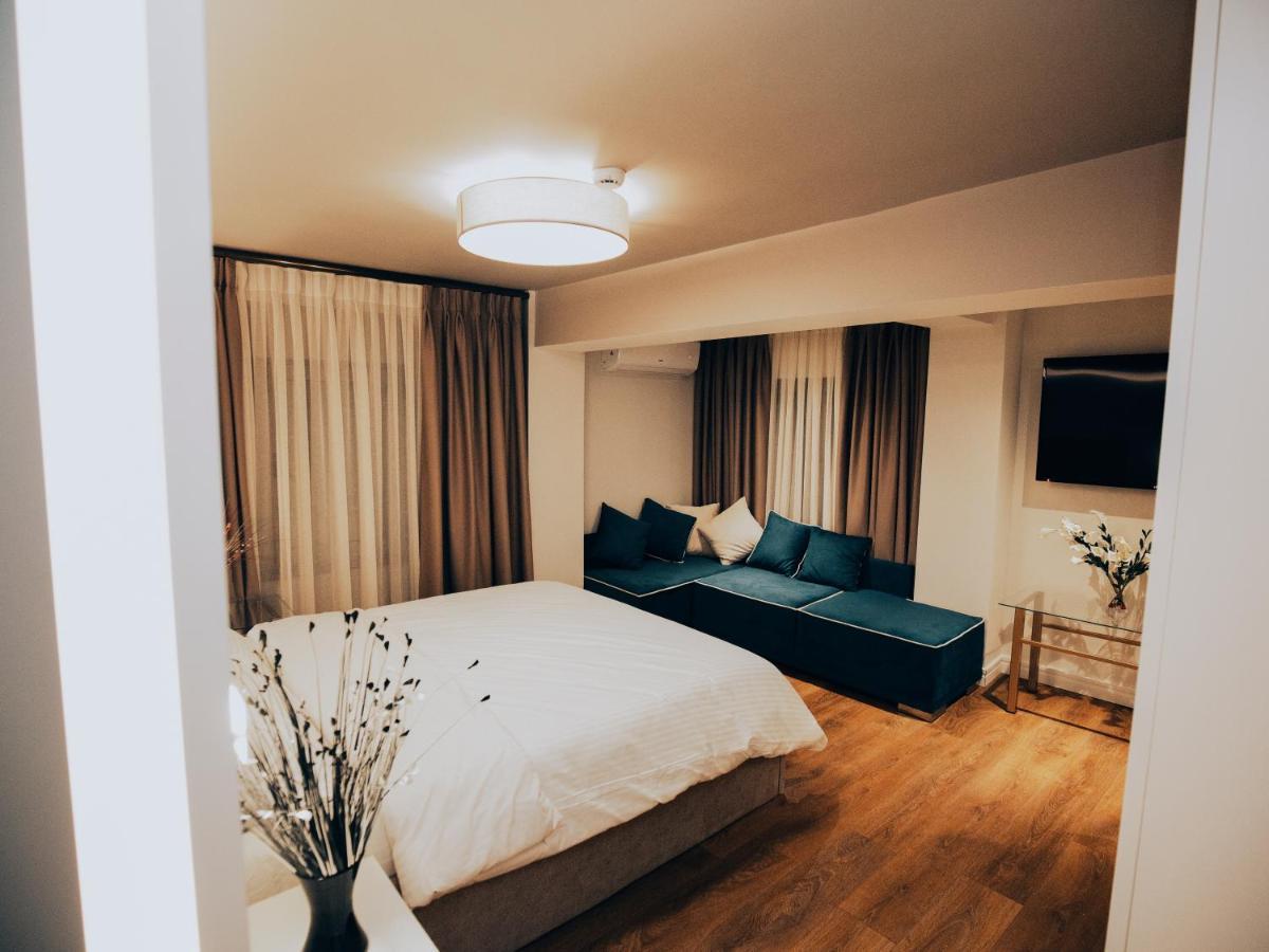 Hotel Romeo Корча Екстериор снимка