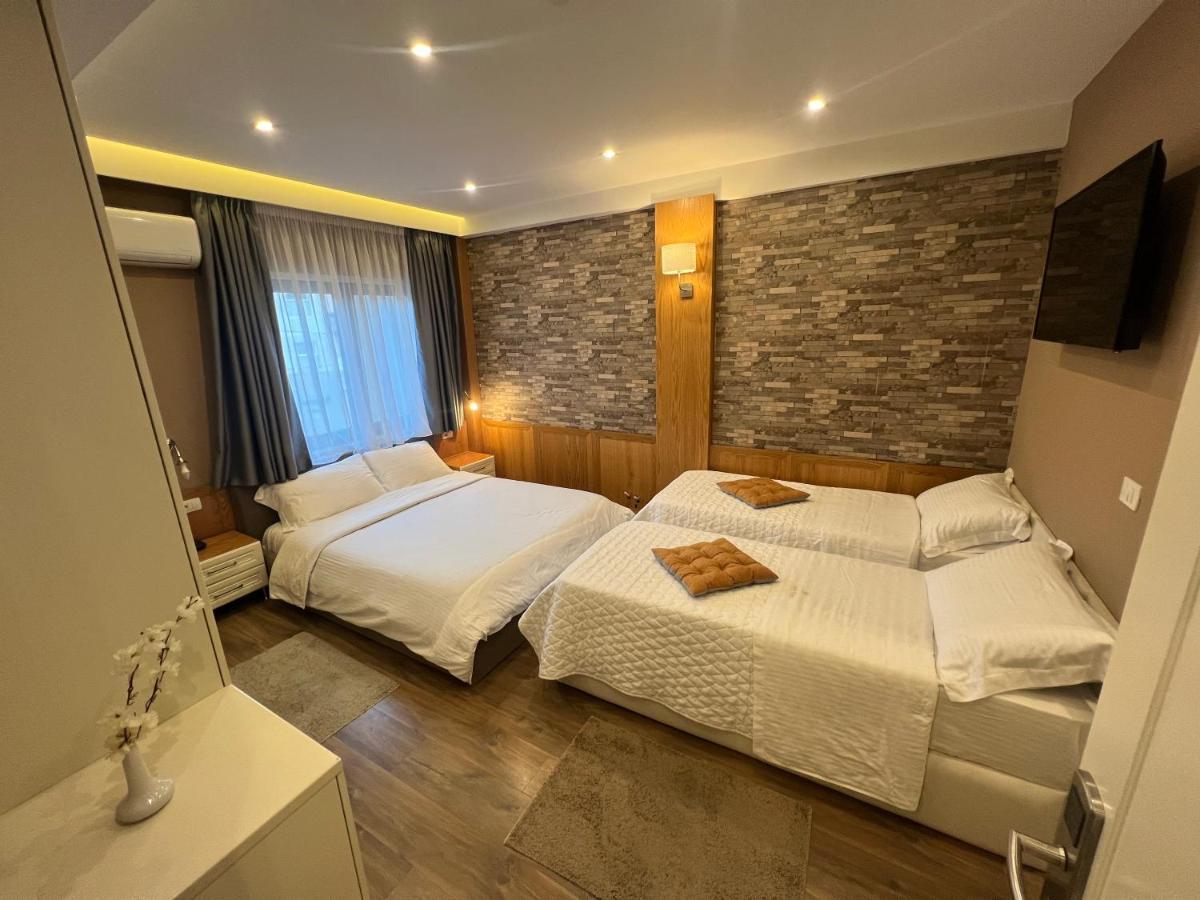 Hotel Romeo Корча Екстериор снимка