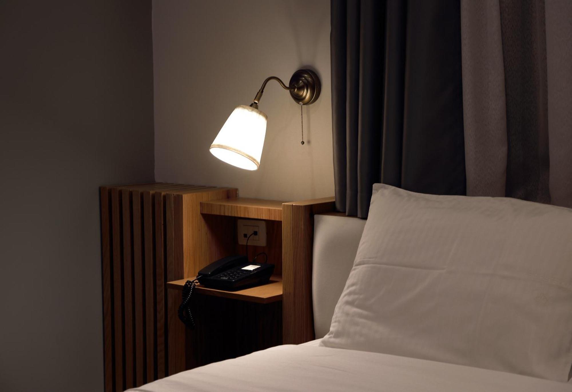 Hotel Romeo Корча Екстериор снимка