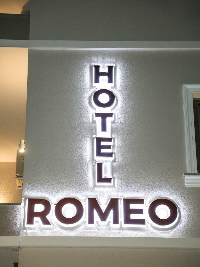 Hotel Romeo Корча Екстериор снимка